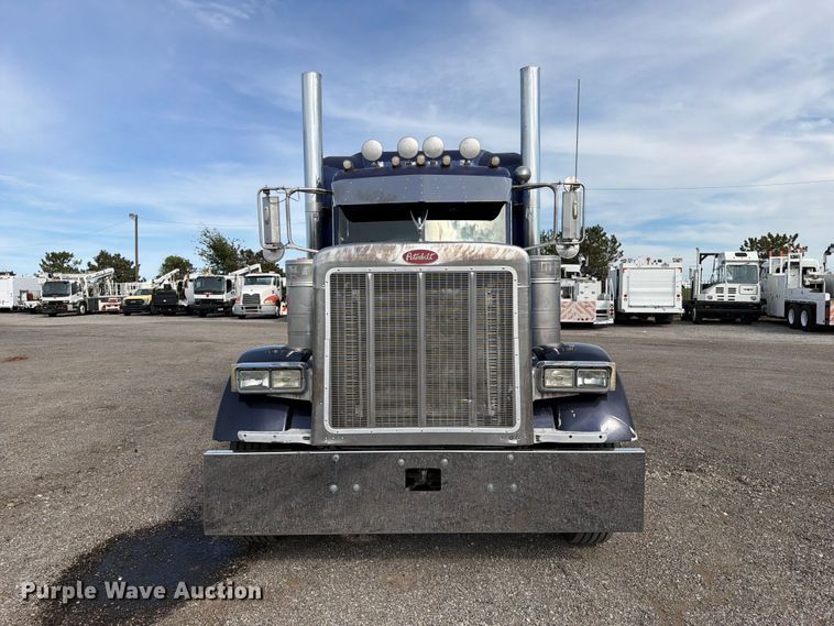image for item FB5207 2006 Peterbilt 379 semi truck