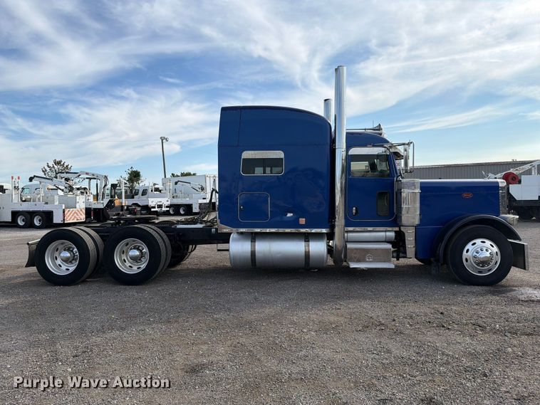 image for item FB5207 2006 Peterbilt 379 semi truck