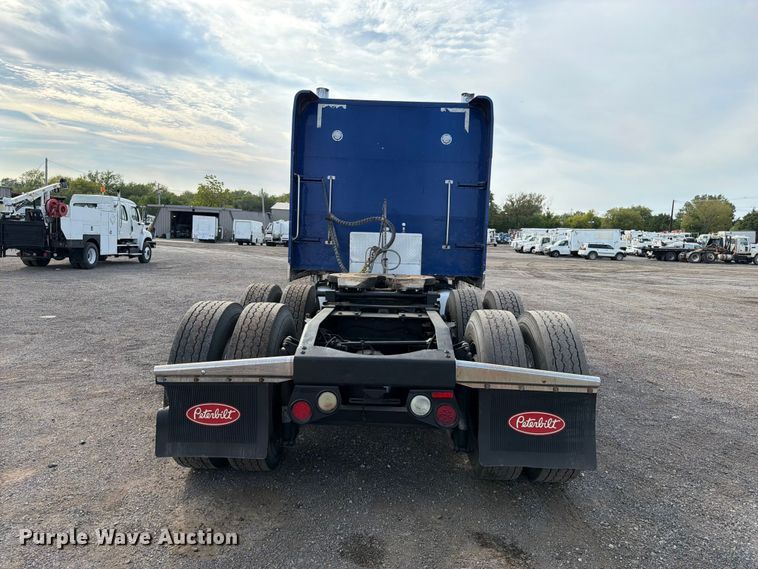 image for item FB5207 2006 Peterbilt 379 semi truck