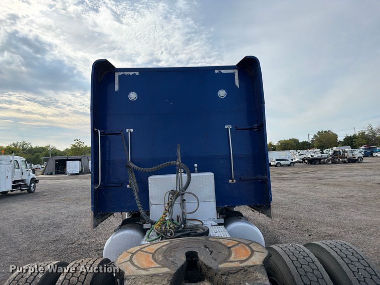 image for item FB5207 2006 Peterbilt 379 semi truck