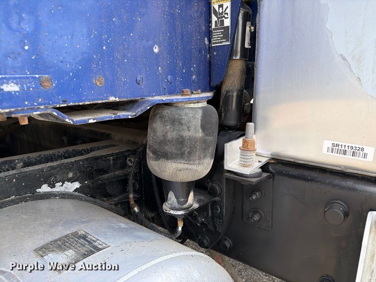 image for item FB5207 2006 Peterbilt 379 semi truck