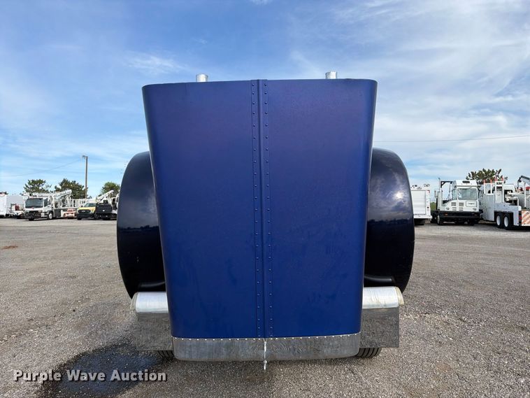 image for item FB5207 2006 Peterbilt 379 semi truck