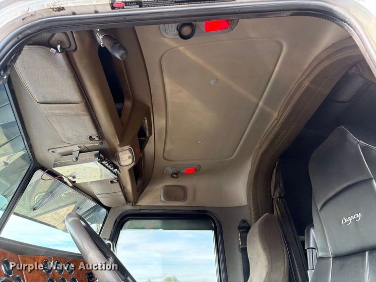 image for item FB5207 2006 Peterbilt 379 semi truck