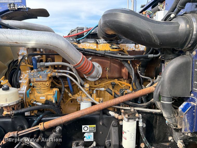 image for item FB5207 2006 Peterbilt 379 semi truck