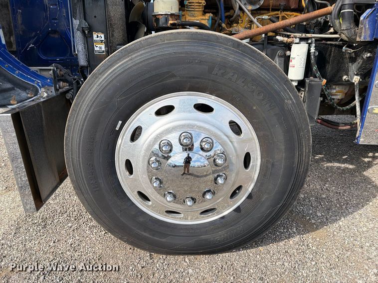 image for item FB5207 2006 Peterbilt 379 semi truck