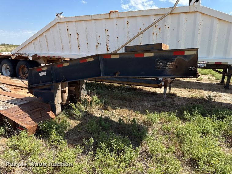 image for item FB6905 1995 Witzco Challenger lowboy equipment trailer