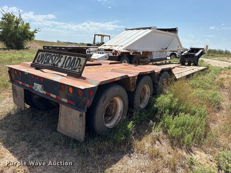 image for item FB6905 1995 Witzco Challenger lowboy equipment trailer