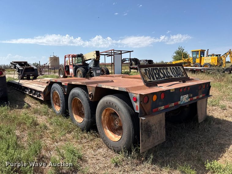 image for item FB6905 1995 Witzco Challenger lowboy equipment trailer