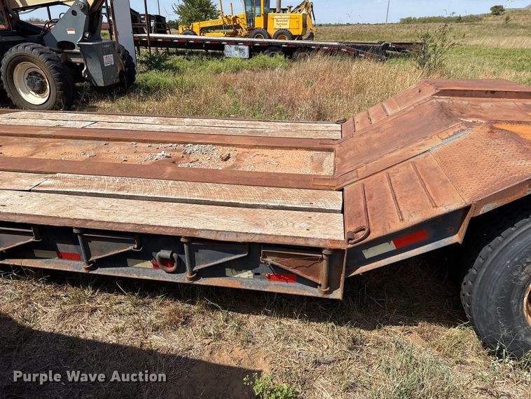 image for item FB6905 1995 Witzco Challenger lowboy equipment trailer