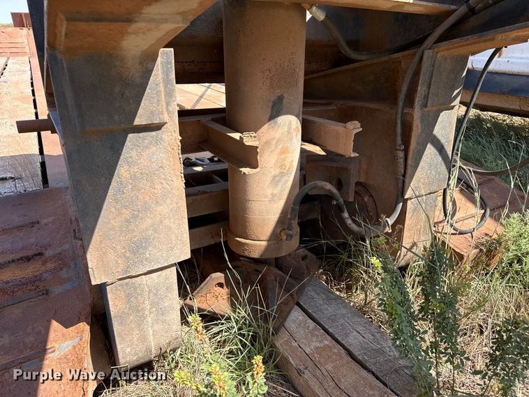 image for item FB6905 1995 Witzco Challenger lowboy equipment trailer