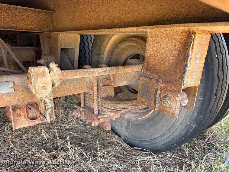 image for item FB6905 1995 Witzco Challenger lowboy equipment trailer