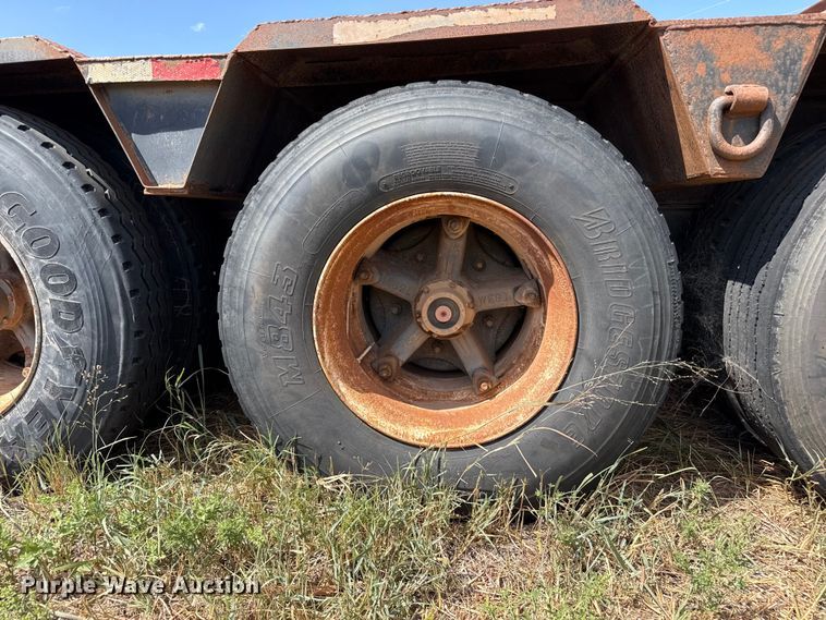 image for item FB6905 1995 Witzco Challenger lowboy equipment trailer