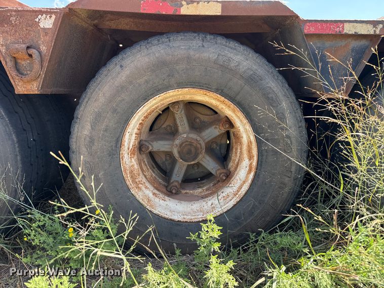image for item FB6905 1995 Witzco Challenger lowboy equipment trailer