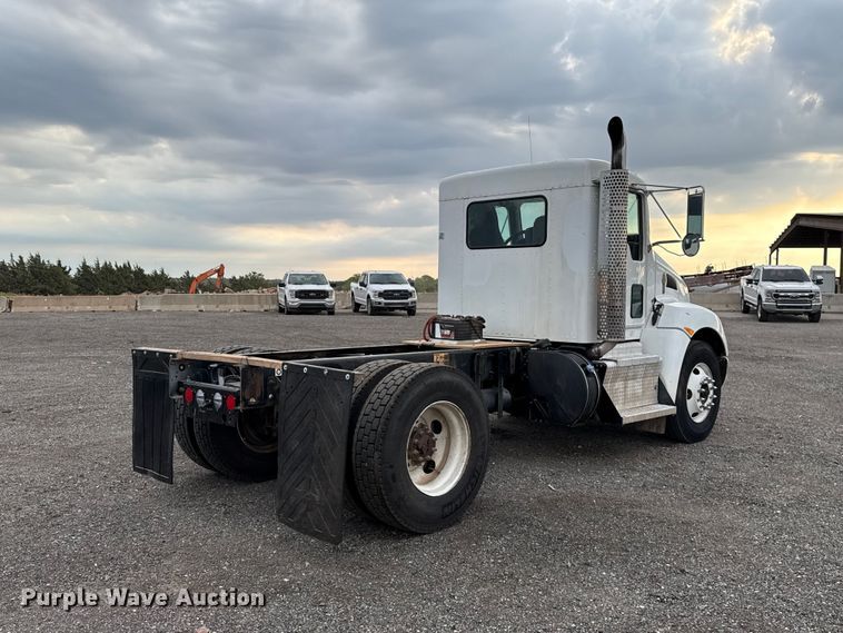 image for item FC4451 2016 Kenworth T300 truck cab and chassis