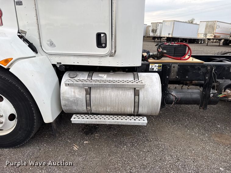 image for item FC4451 2016 Kenworth T300 truck cab and chassis