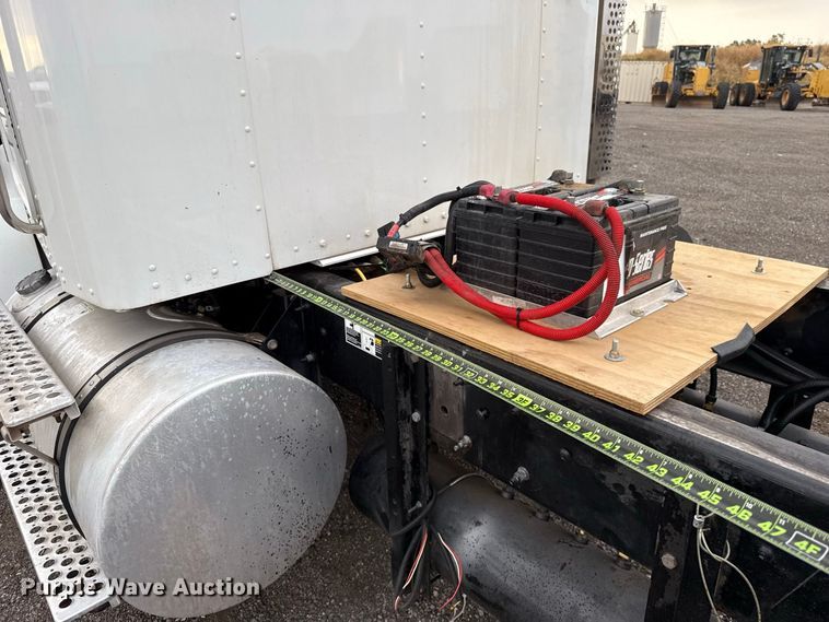 image for item FC4451 2016 Kenworth T300 truck cab and chassis