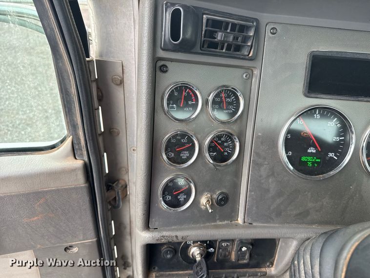 image for item FC4451 2016 Kenworth T300 truck cab and chassis