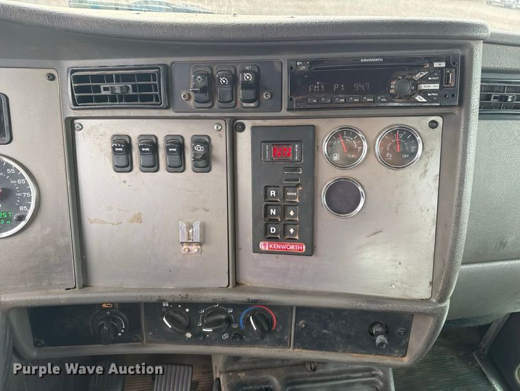 image for item FC4451 2016 Kenworth T300 truck cab and chassis