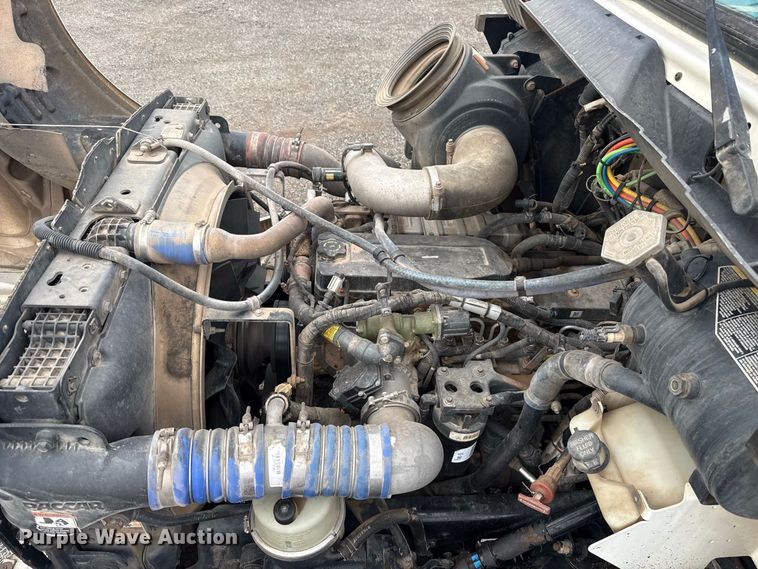 image for item FC4451 2016 Kenworth T300 truck cab and chassis