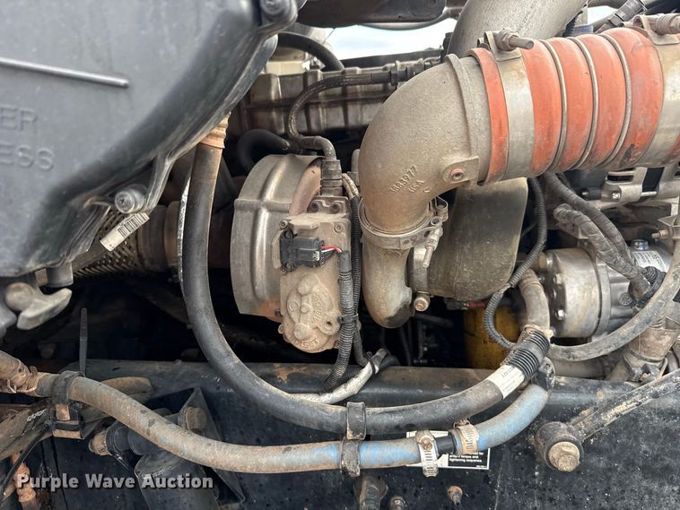 image for item FC4451 2016 Kenworth T300 truck cab and chassis