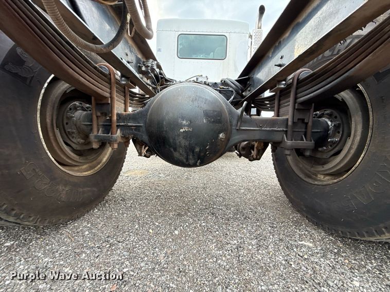 image for item FC4451 2016 Kenworth T300 truck cab and chassis