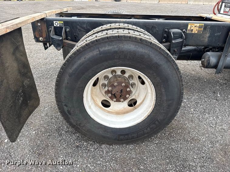 image for item FC4451 2016 Kenworth T300 truck cab and chassis