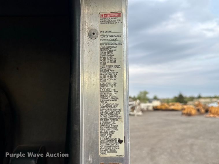image for item FC4451 2016 Kenworth T300 truck cab and chassis