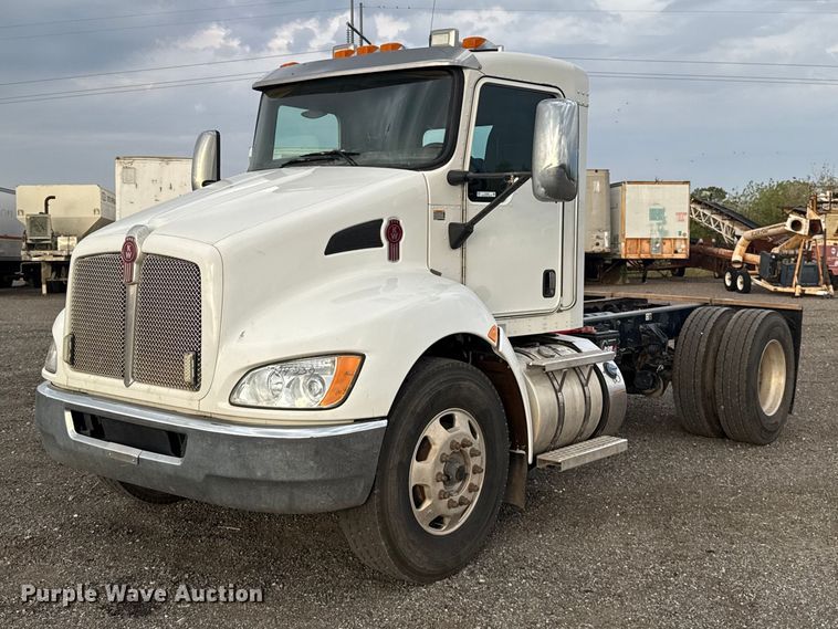 image for item FC4452 2016 Kenworth T270 truck cab and chassis