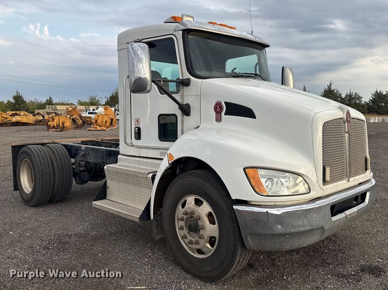 image for item FC4452 2016 Kenworth T270 truck cab and chassis