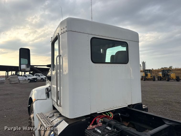 image for item FC4452 2016 Kenworth T270 truck cab and chassis