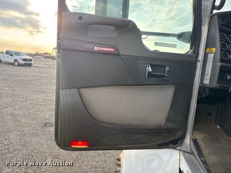 image for item FC4452 2016 Kenworth T270 truck cab and chassis