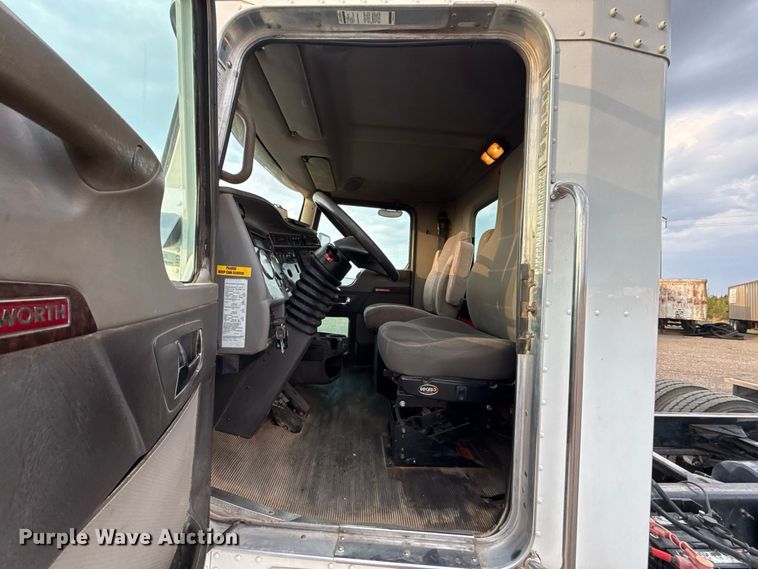 image for item FC4452 2016 Kenworth T270 truck cab and chassis