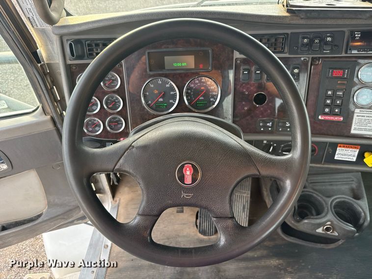 image for item FC4452 2016 Kenworth T270 truck cab and chassis