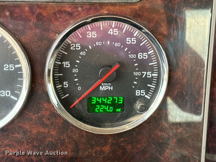 image for item FC4452 2016 Kenworth T270 truck cab and chassis