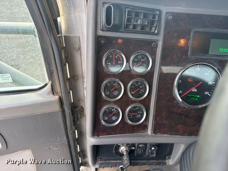 image for item FC4452 2016 Kenworth T270 truck cab and chassis