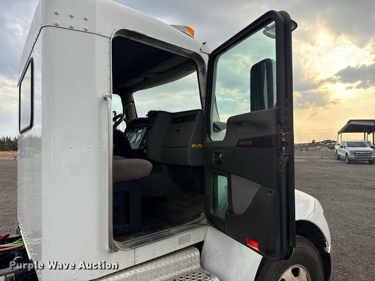 image for item FC4452 2016 Kenworth T270 truck cab and chassis
