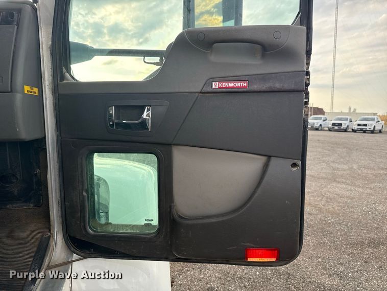 image for item FC4452 2016 Kenworth T270 truck cab and chassis