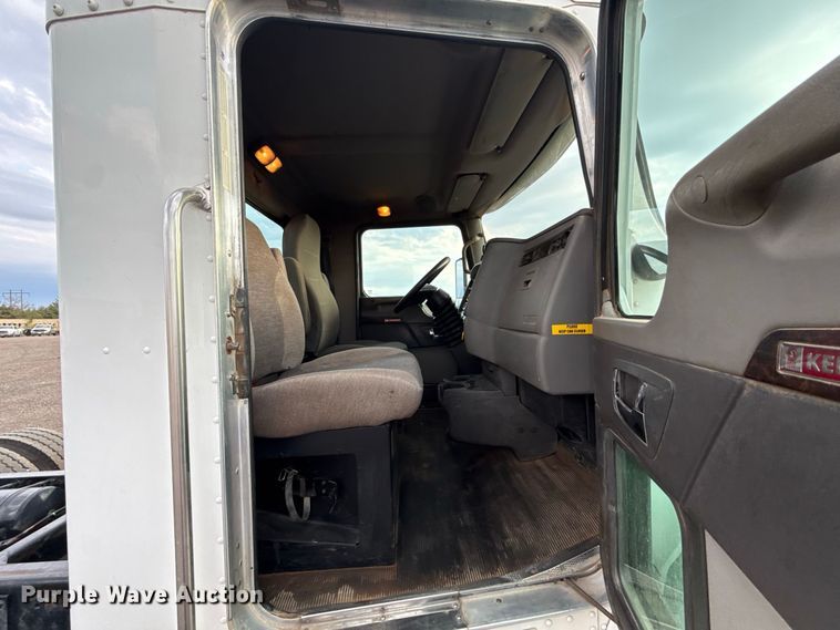 image for item FC4452 2016 Kenworth T270 truck cab and chassis