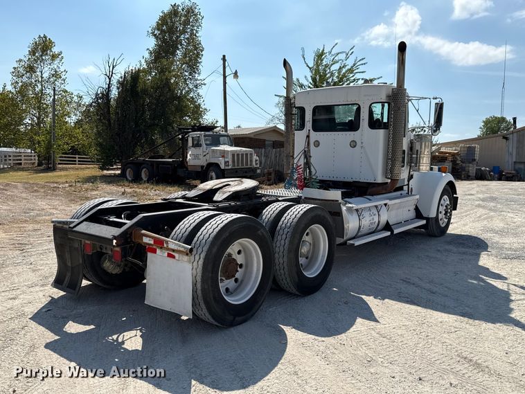 image for item FC4455 2008 Kenworth W900 semi truck