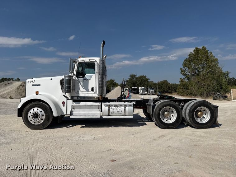 image for item FC4455 2008 Kenworth W900 semi truck