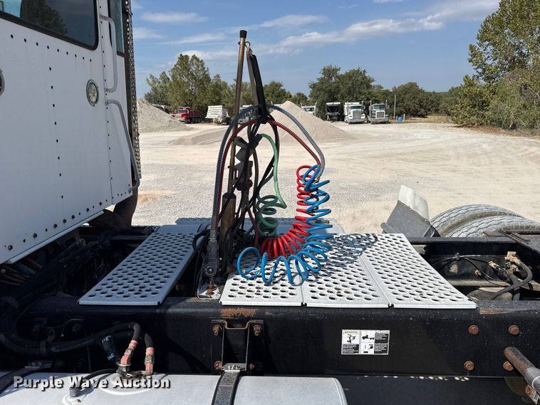 image for item FC4455 2008 Kenworth W900 semi truck