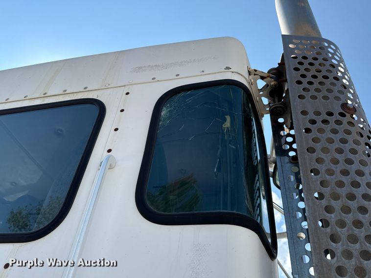 image for item FC4455 2008 Kenworth W900 semi truck