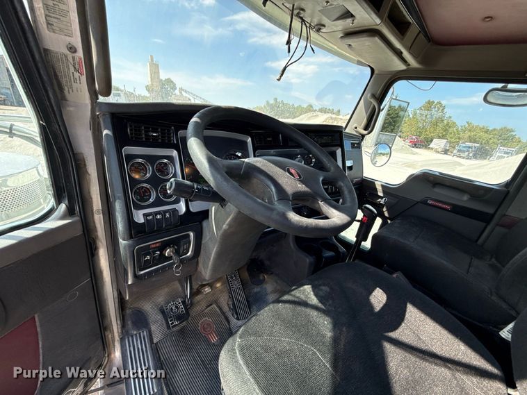 image for item FC4455 2008 Kenworth W900 semi truck