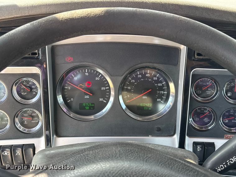 image for item FC4455 2008 Kenworth W900 semi truck