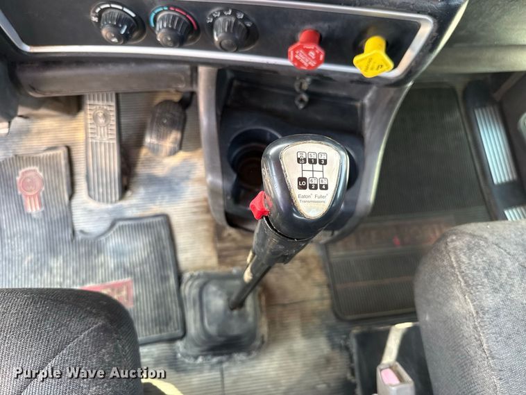 image for item FC4455 2008 Kenworth W900 semi truck
