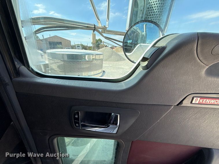 image for item FC4455 2008 Kenworth W900 semi truck