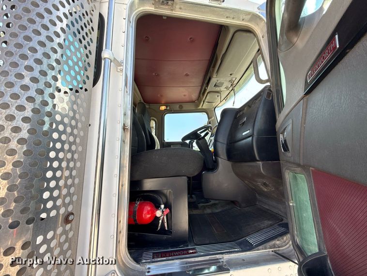 image for item FC4455 2008 Kenworth W900 semi truck