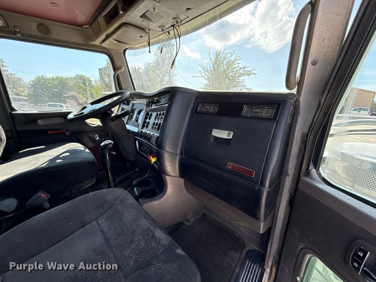 image for item FC4455 2008 Kenworth W900 semi truck