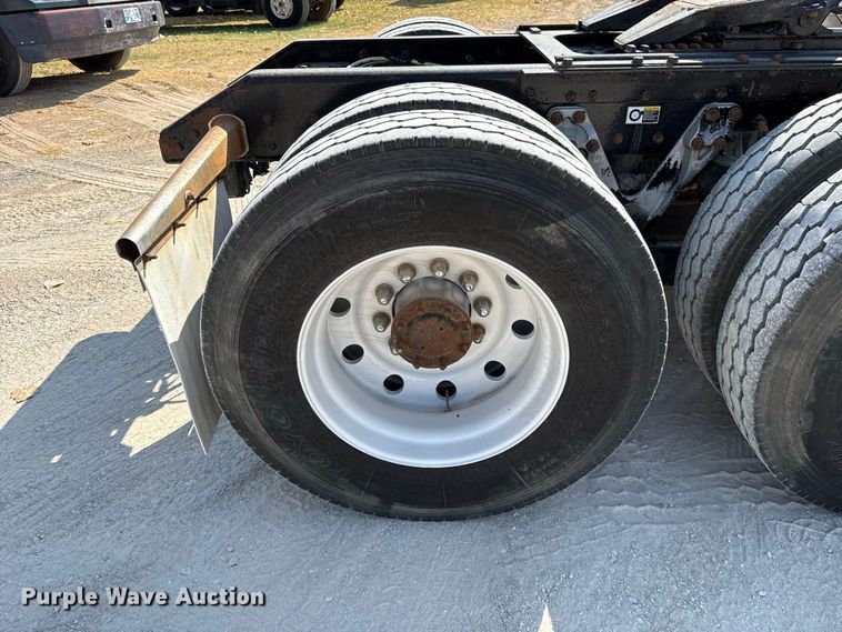 image for item FC4455 2008 Kenworth W900 semi truck