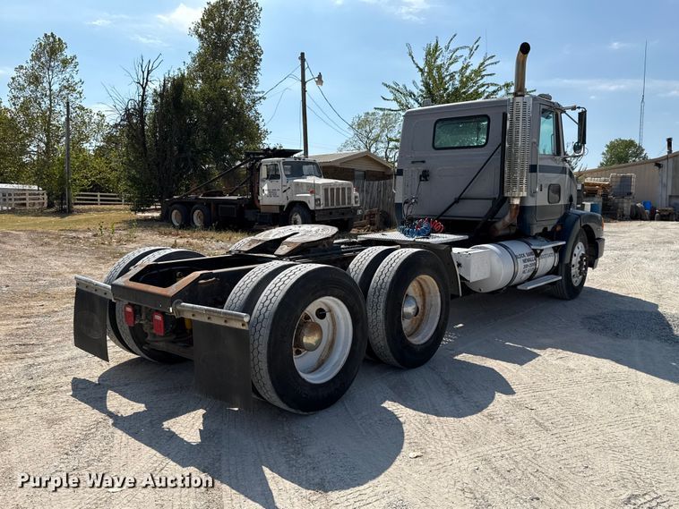 image for item FC4456 1996 Volvo WCA semi truck